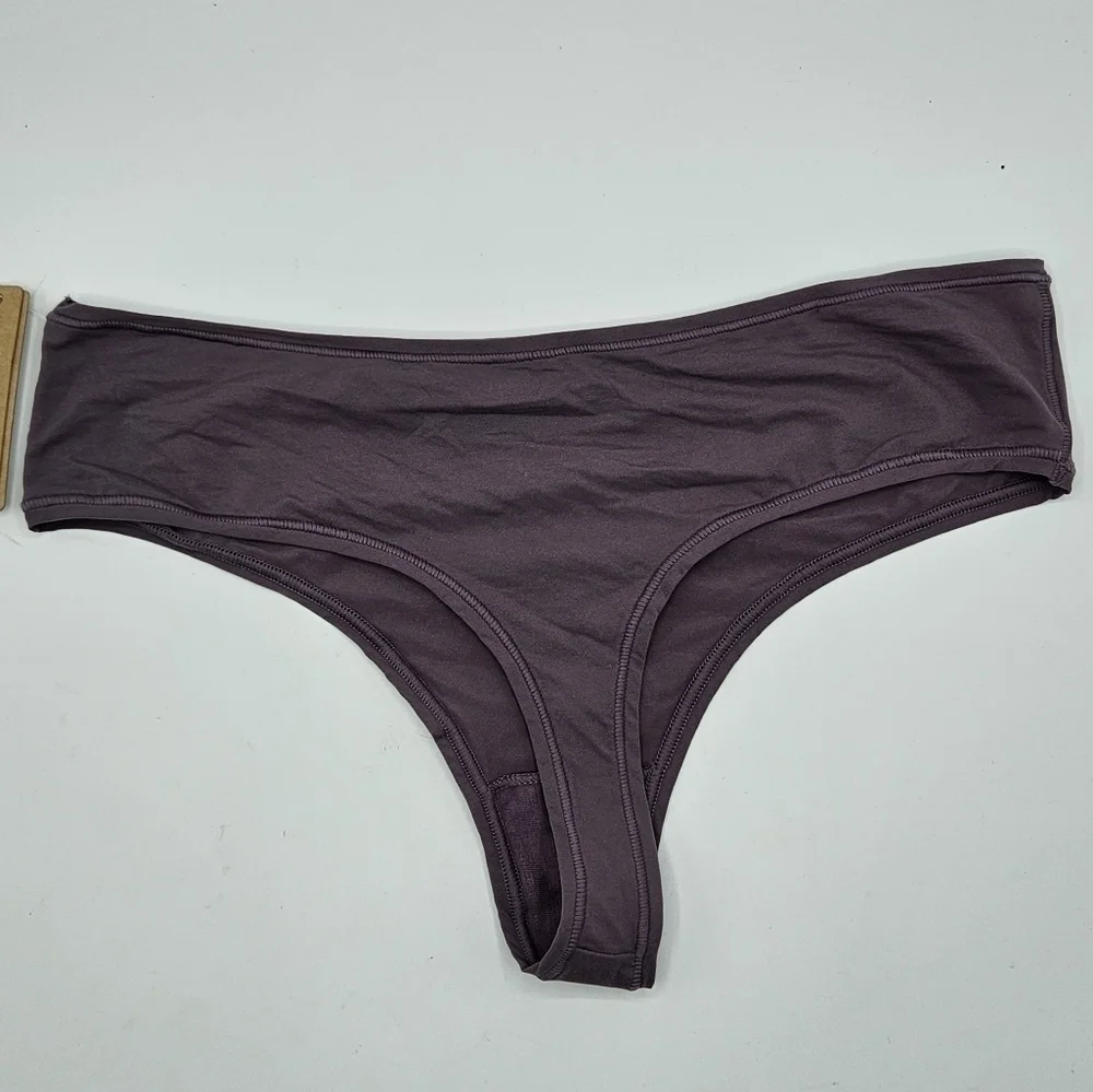 NWT Skims pn-thong plum color size 3x